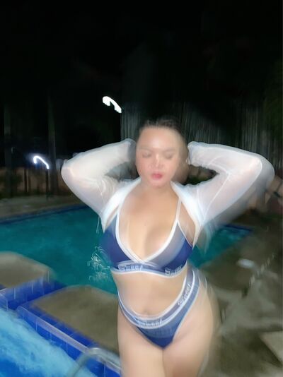9074b311-4802-48fb-8b68-1d0b85d52786's hot photo – thumbnail