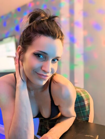 Kelyaxox's hot video